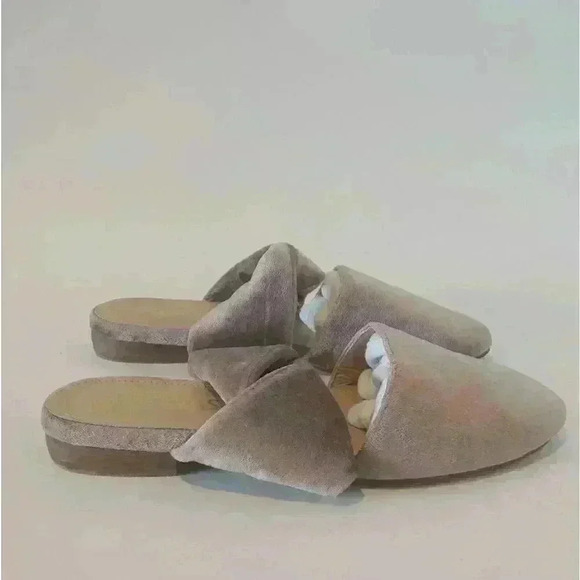 KAANAS Siena Velvet Twisted Knot Mule Size 6 - Picture 2 of 8